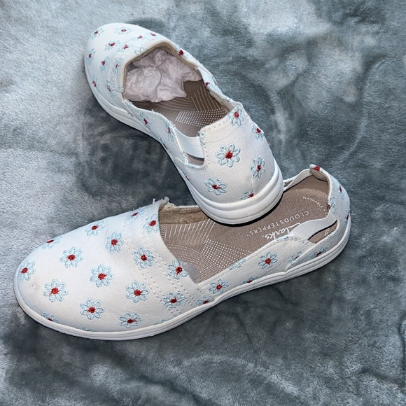 Clark’s Cloudsteppers - Picture 4 of 7